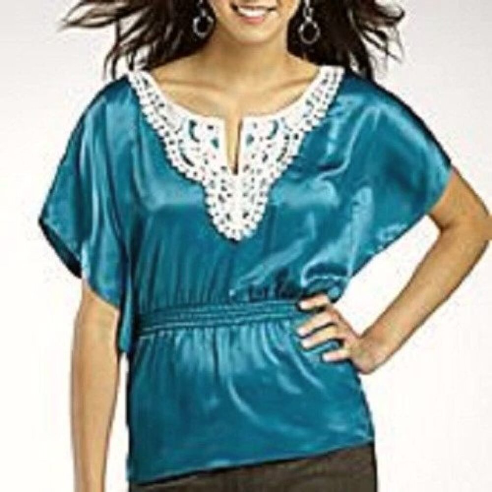 NWT B Wear Satiny jade blouse with lace neckline sz Large